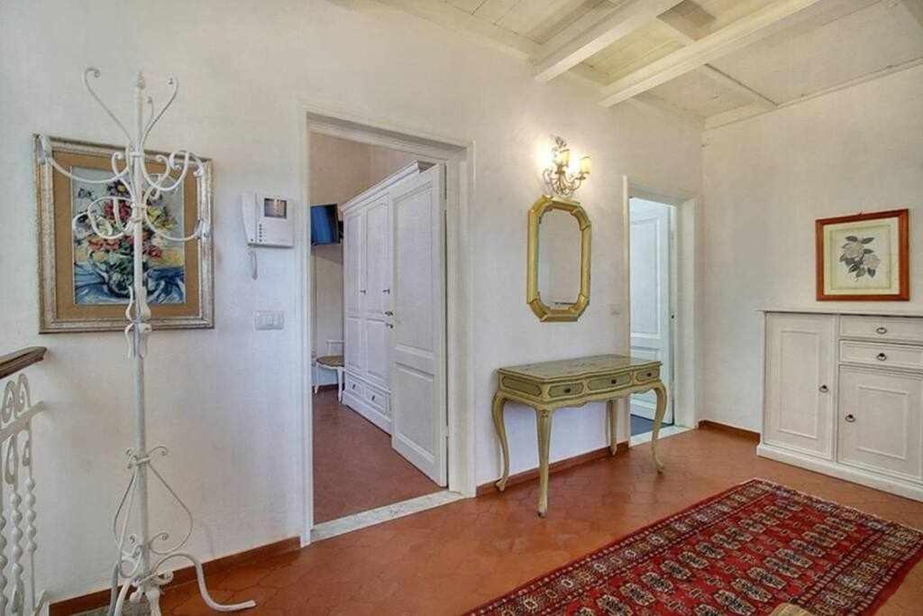 Santa Croce Elegant With Garage Apartment Florence Exterior photo